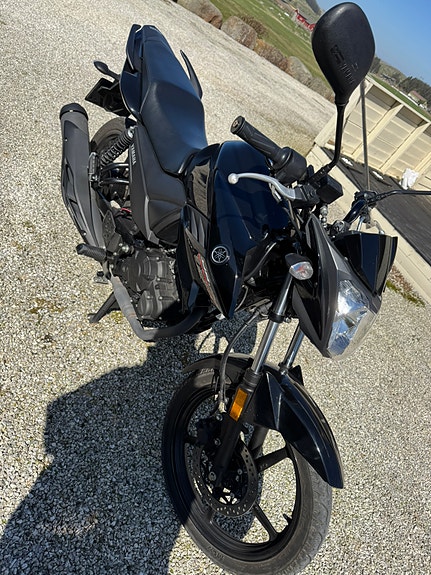 Yamaha YS 125 3 of 5