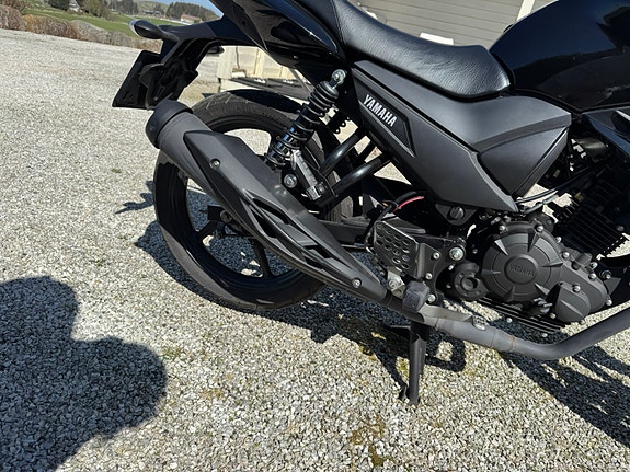 Yamaha YS 125 4 of 5