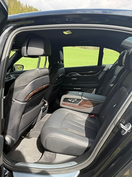 BMW 730d 8 of 16