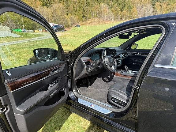 BMW 730d 16 of 16