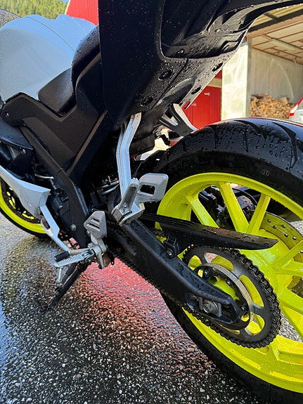Yamaha YZF-R 125 4 of 5
