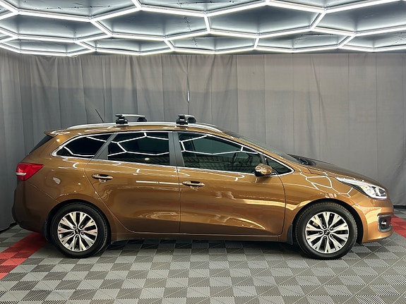 Kia Ceed 2 of 5