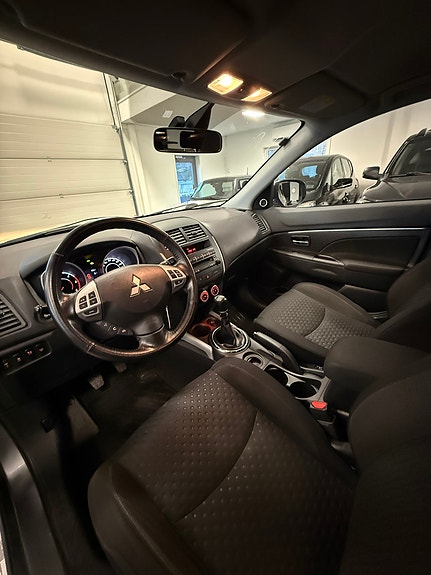 Mitsubishi ASX 8 of 17