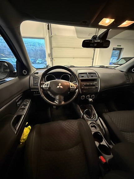 Mitsubishi ASX 9 of 17