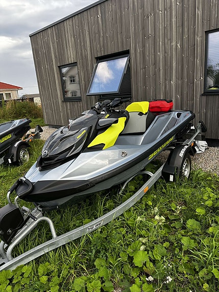 Seadoo RXP X RS 325 2 of 10