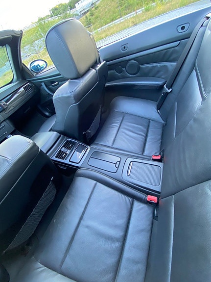 BMW 320i 21 of 30