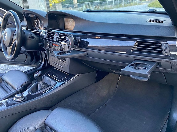 BMW 320i 18 of 30