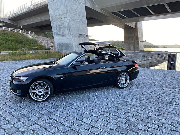 BMW 320i 10 of 30
