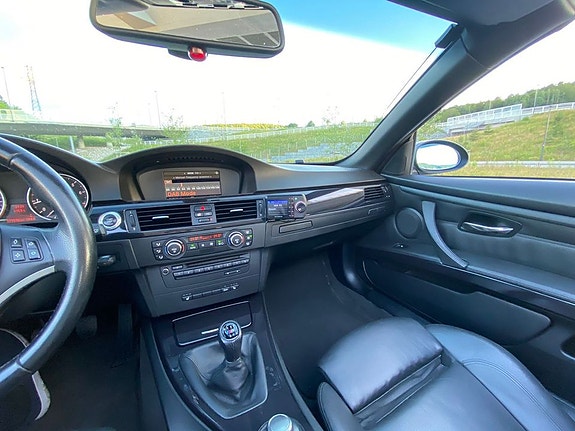 BMW 320i 20 of 30