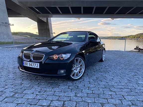 BMW 320i 8 of 30