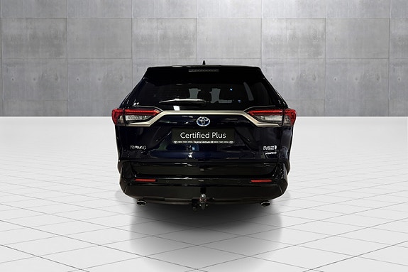 Toyota RAV4 Plug-in Hybrid 4 of 5