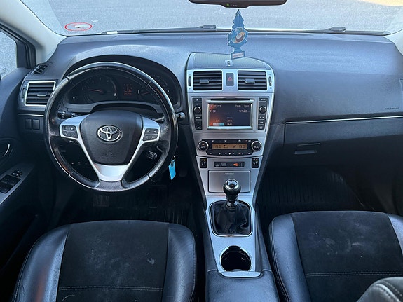 Toyota Avensis 15 of 18