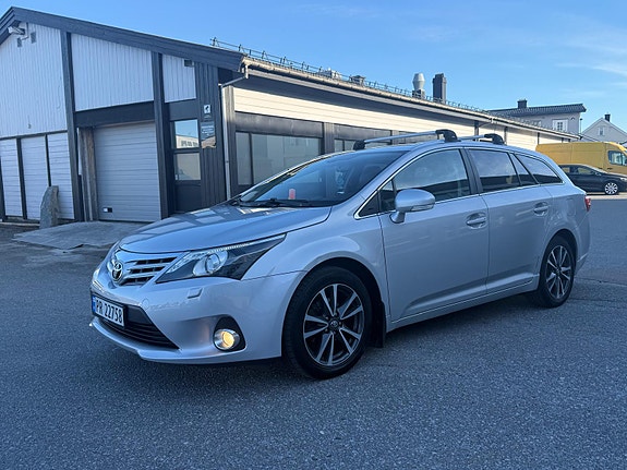 Toyota Avensis 3 of 18