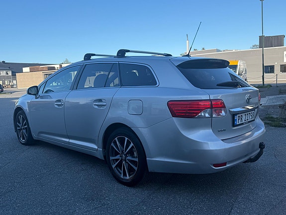 Toyota Avensis 10 of 18