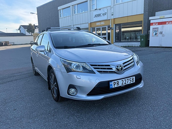 Toyota Avensis 4 of 18