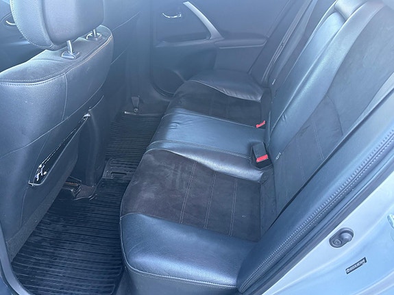 Toyota Avensis 12 of 18