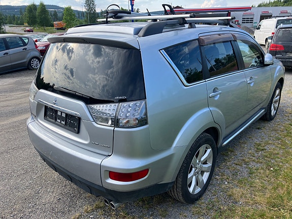 Mitsubishi Outlander 3 of 5