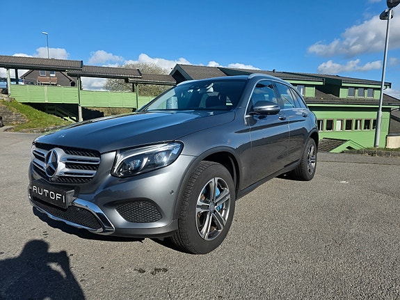 Mercedes-Benz GLC350 e 2 of 20