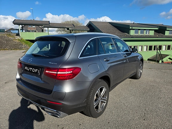 Mercedes-Benz GLC350 e 4 of 20