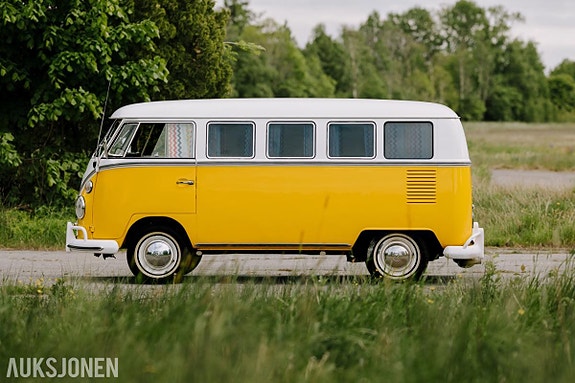 Volkswagen Transporter 3 of 5