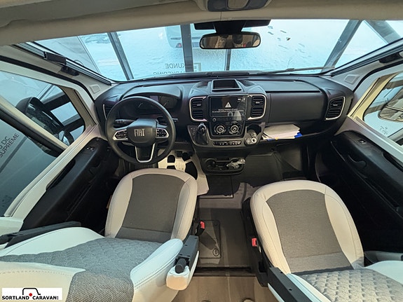 Adria CORAL 670 DL 60Y - Fiat MultiJet3 140HP (103kW) HD 35L 4 of 23