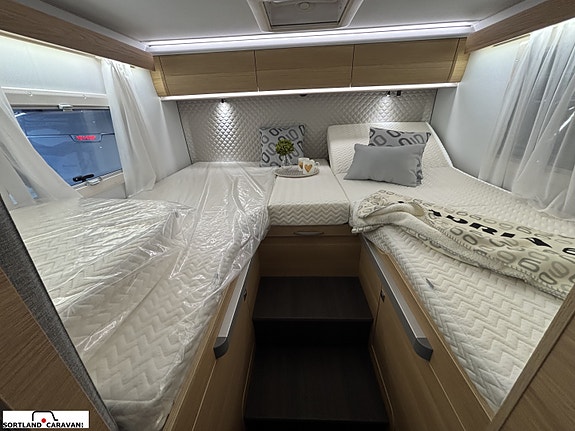 Adria CORAL 670 DL 60Y - Fiat MultiJet3 140HP (103kW) HD 35L 19 of 23