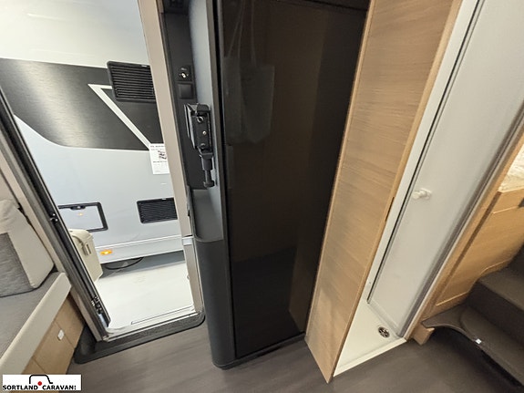 Adria CORAL 670 DL 60Y - Fiat MultiJet3 140HP (103kW) HD 35L 12 of 23