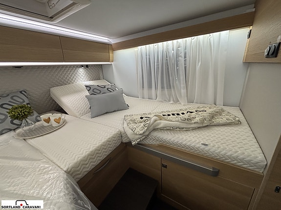 Adria CORAL 670 DL 60Y - Fiat MultiJet3 140HP (103kW) HD 35L 20 of 23