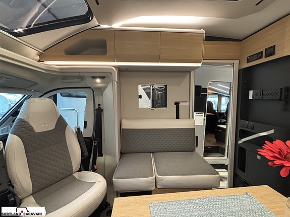 Adria CORAL 670 DL 60Y - Fiat MultiJet3 140HP (103kW) HD 35L 9 of 23