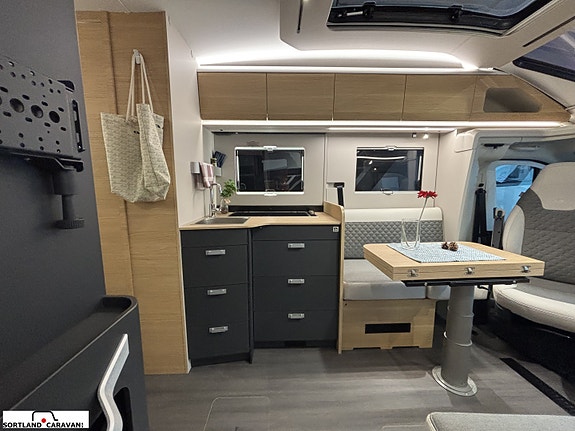 Adria CORAL 670 DL 60Y - Fiat MultiJet3 140HP (103kW) HD 35L 2 of 23