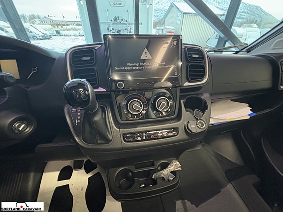 Adria CORAL 670 DL 60Y - Fiat MultiJet3 140HP (103kW) HD 35L 6 of 23