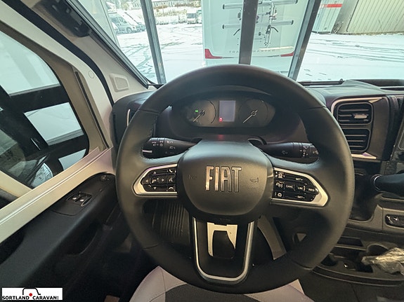 Adria CORAL 670 DL 60Y - Fiat MultiJet3 140HP (103kW) HD 35L 5 of 23