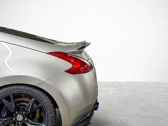 Nissan 370z 4 of 5