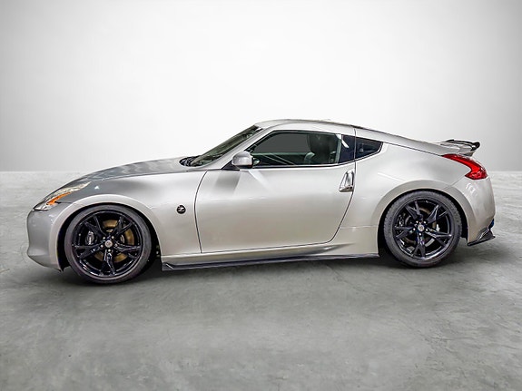 Nissan 370z 2 of 5