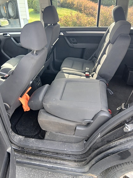 Volkswagen Touran 5 of 5