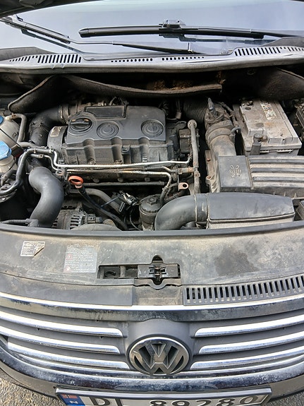 Volkswagen Touran 4 of 5