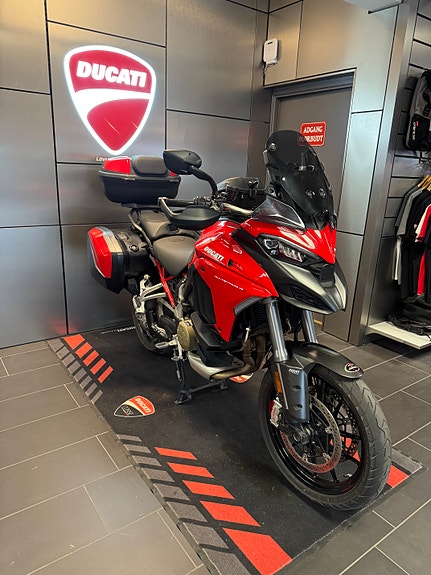 Ducati Multistrada V4 S Full 2 of 5