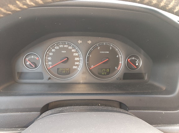 Volvo XC70 13 of 19