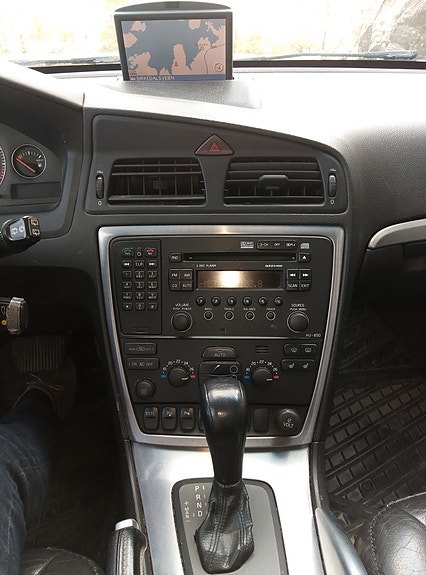 Volvo XC70 11 of 19