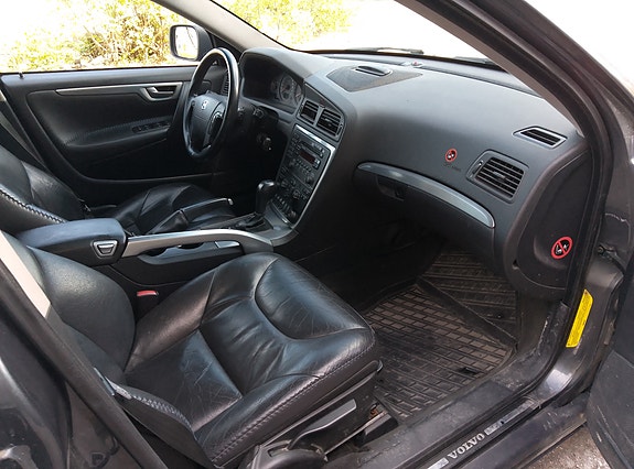 Volvo XC70 15 of 19