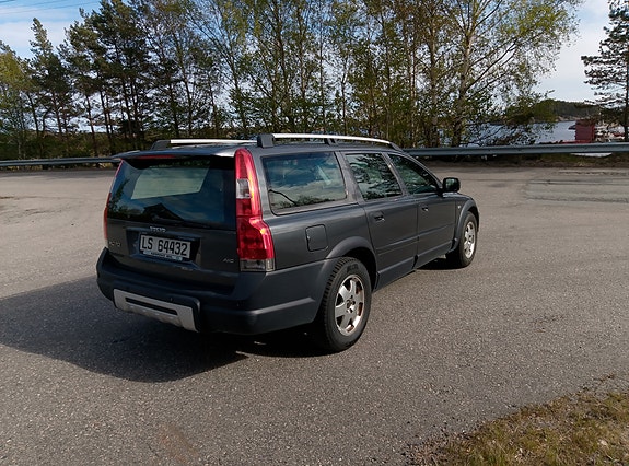 Volvo XC70 4 of 19