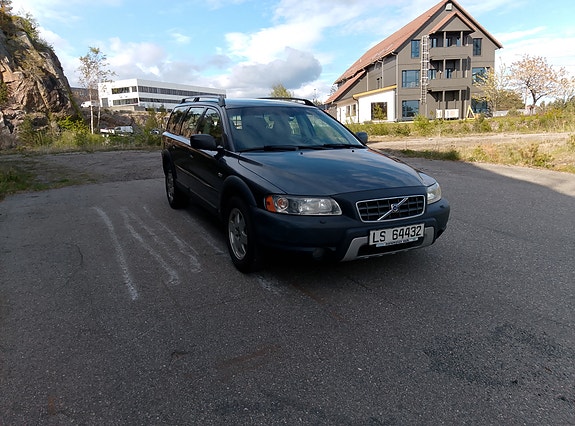 Volvo XC70 3 of 19