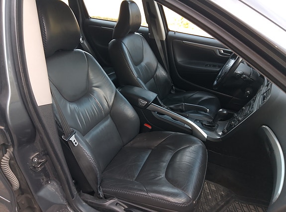 Volvo XC70 16 of 19