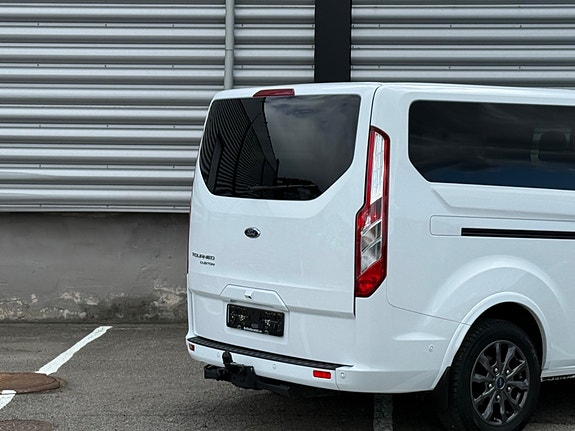 Ford Tourneo Custom 3 of 5