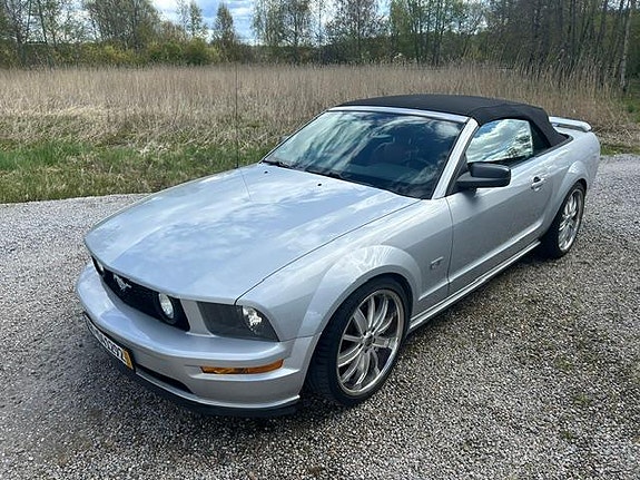 Ford Mustang 3 of 22