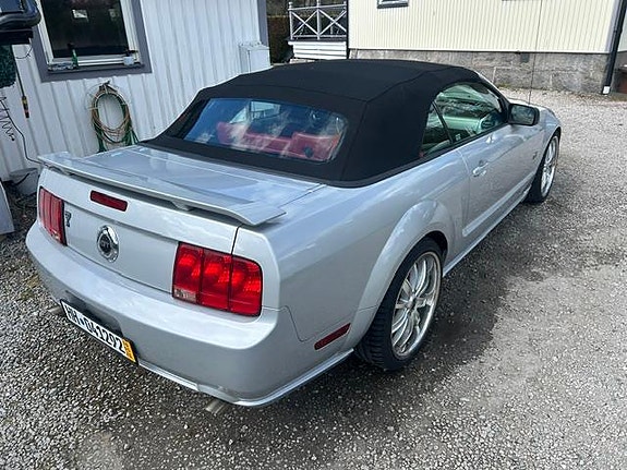 Ford Mustang 18 of 22