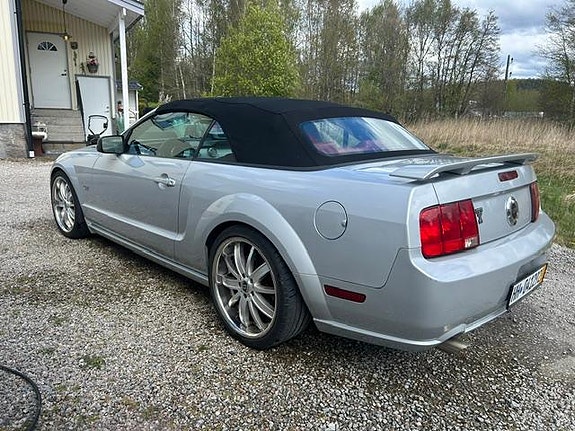 Ford Mustang 5 of 22