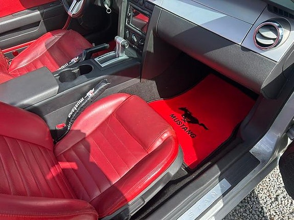 Ford Mustang 10 of 22