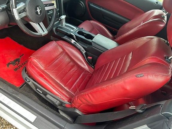 Ford Mustang 16 of 22
