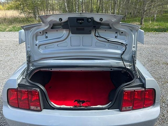 Ford Mustang 8 of 22